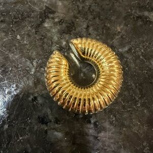 Elegant Gold Spiral Ear Cuff